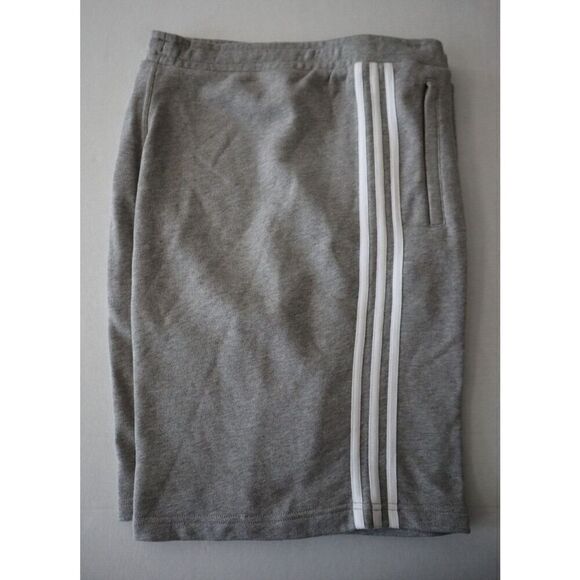 adidas DH5803 Men's Sz 2XL Med. Gray Heather Originals 3-Stripe Shorts - Picture 5 of 10